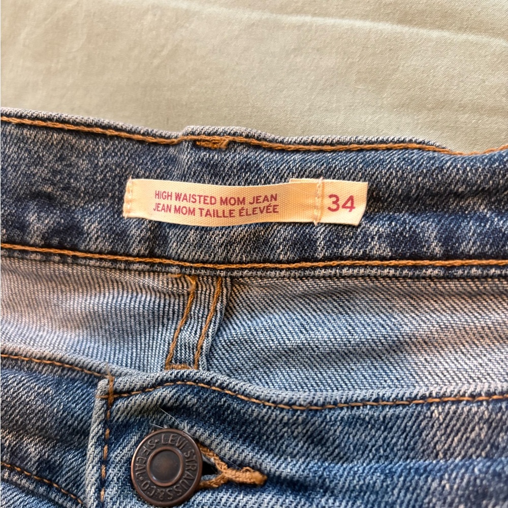 LEVI’S MOM JEANS - Picture 2 of 2